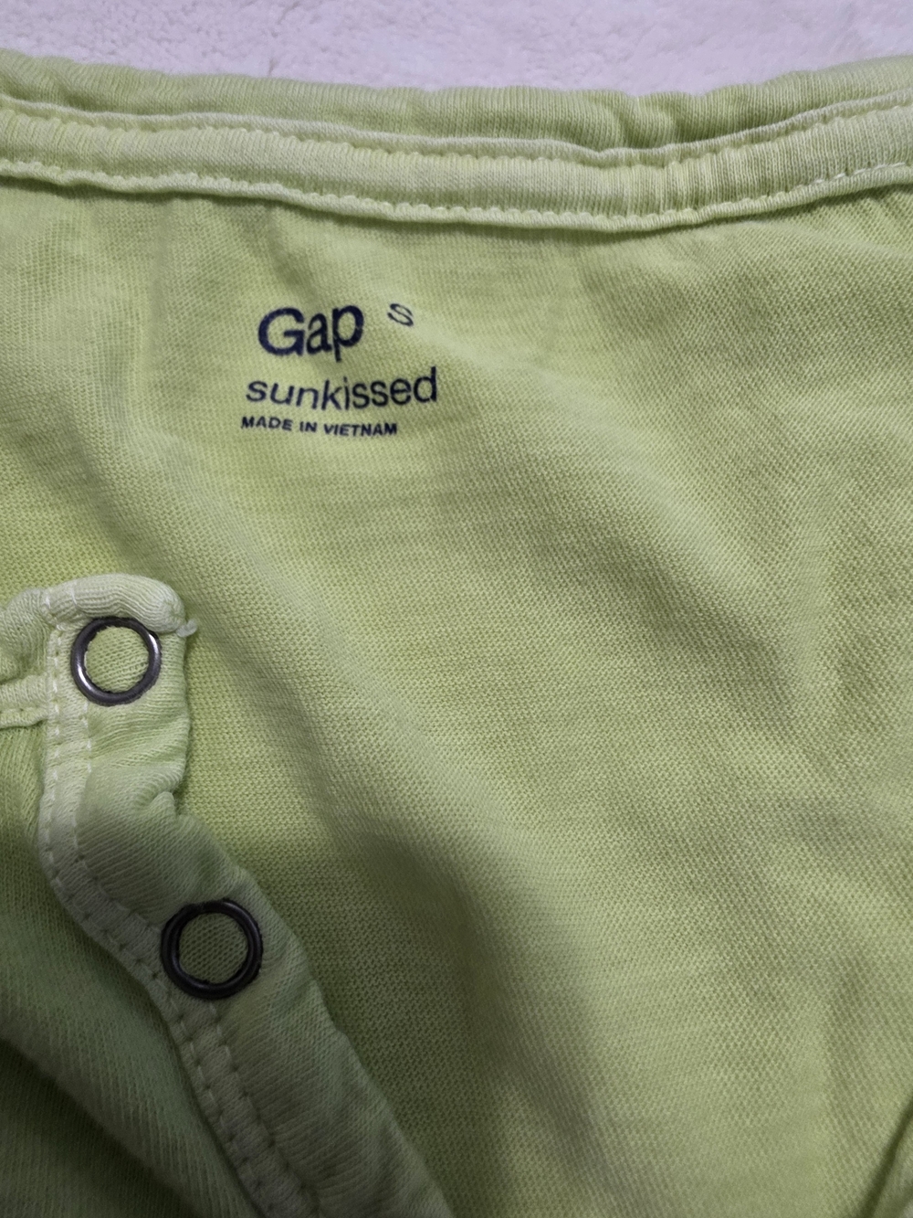 Gap Sunkissed Button Front Henley Light Lime Green Tee Tshirt